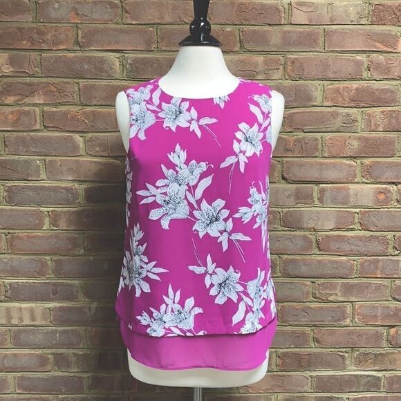 Rose + Olive Magenta Floral Sleeveless Blouse - Picture 2 of 7